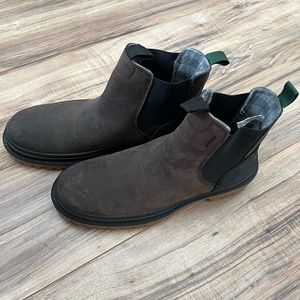 Size 10 men's Kamik waterproof pull on winter boots. Never worn